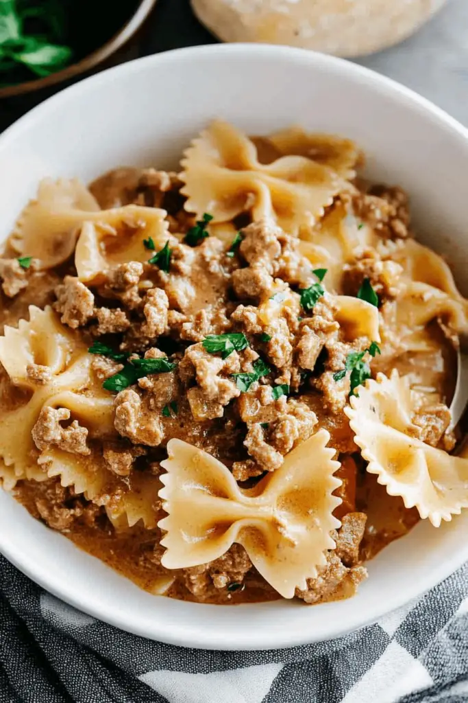 CREAMY GROUND BEEF AND BOWTIE PASTA