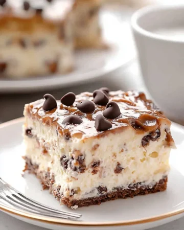 EASY CANNOLI CAKE