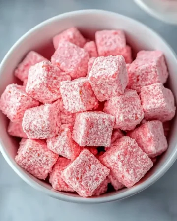 EASY STRAWBERRY SHORTCAKE PUPPY CHOW